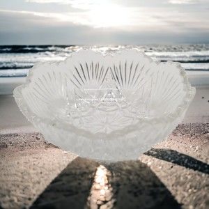 Clear Glass Dish Bowl Geometric Starburst Design Nut Candy Ribbed Scalloped Edge